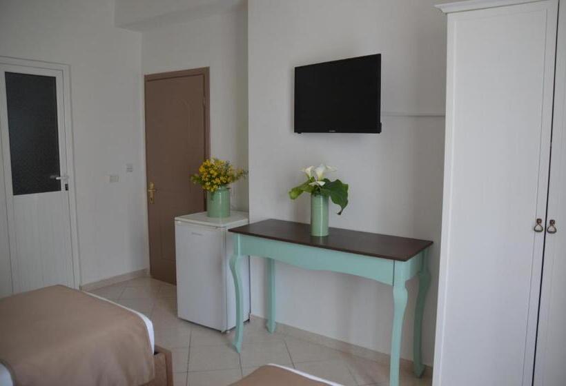 ガーデンビュースタンダード４ベッドルーム, Epirus