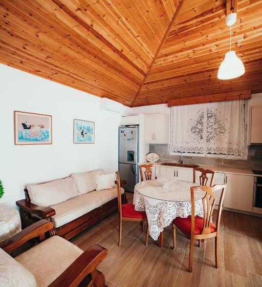 庭の見える１ベッドルームアパートメント, Epirus