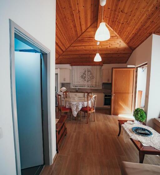 庭の見える１ベッドルームアパートメント, Epirus