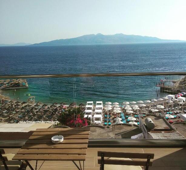 オーシャンビューのデラックストリプルルーム, Epirus