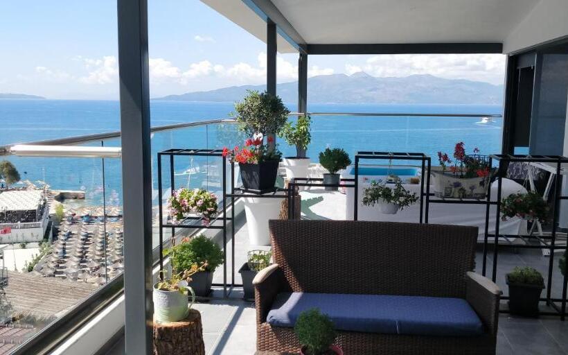 片側に海が見えるデラックスルーム, Epirus