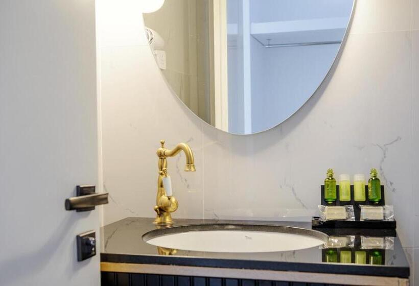 デラックススイート, Epirus