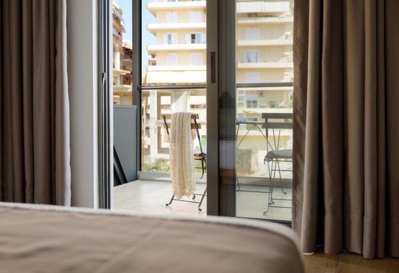 デラックスルーム, Epirus