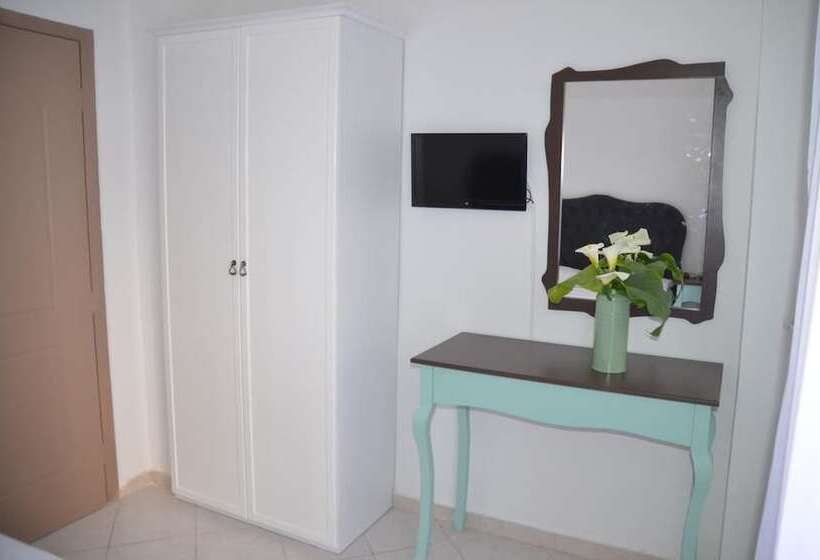 スタンダードルーム, Epirus