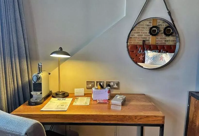 キングサイズベッドのスーペリアルーム, Indigo York, An Ihg