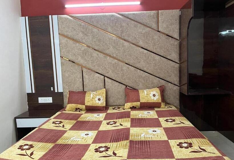 デラックスルーム, Jyoti Deluxe By Grb