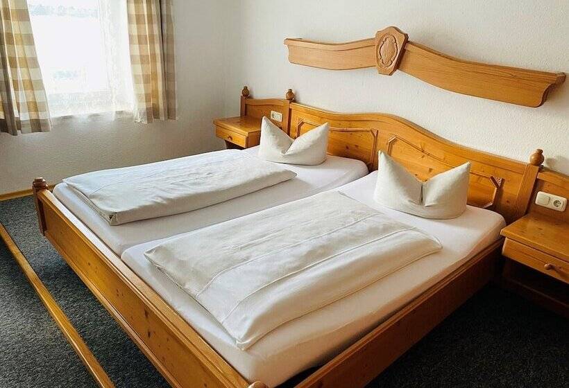 غرفة قياسية, Garni Kern