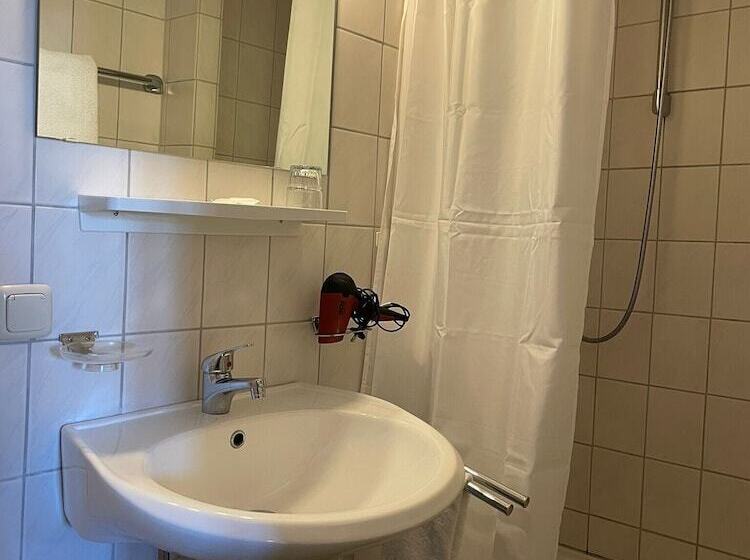 غرفة كومفورت, Garni Kern