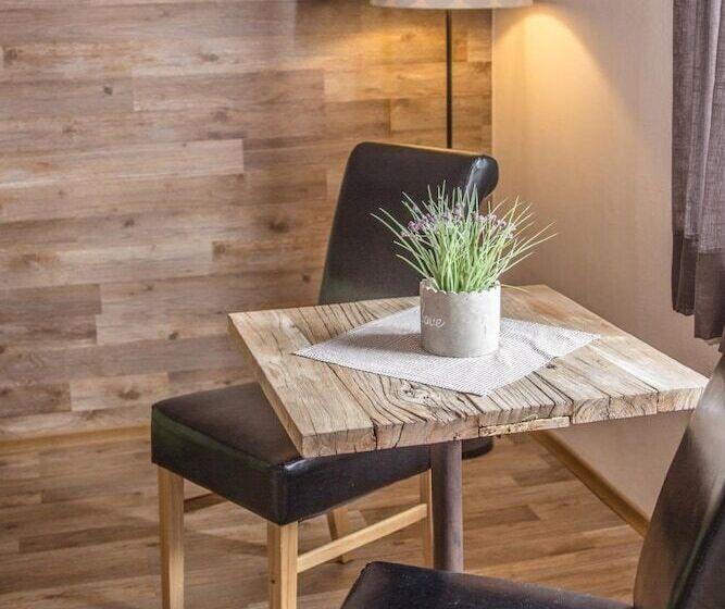 غرفة كومفورت, Garni Kern