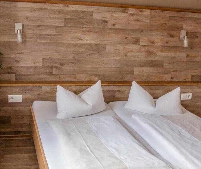 غرفة كومفورت, Garni Kern