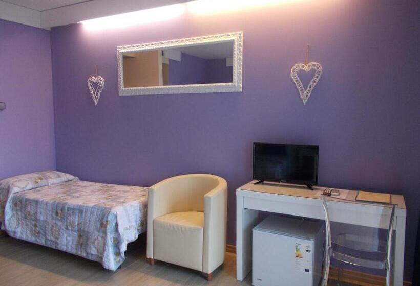 Номер Economy Индивидуальный, Laura Christina