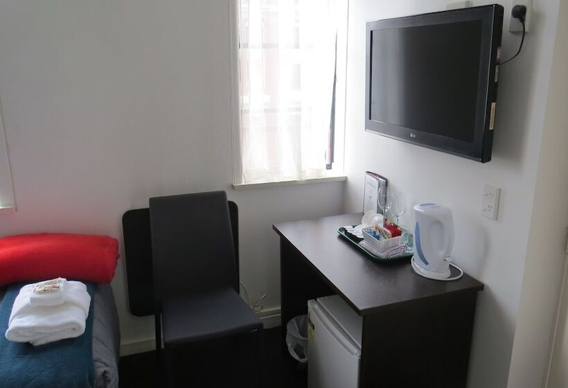 スタンダードルーム, Law Courts