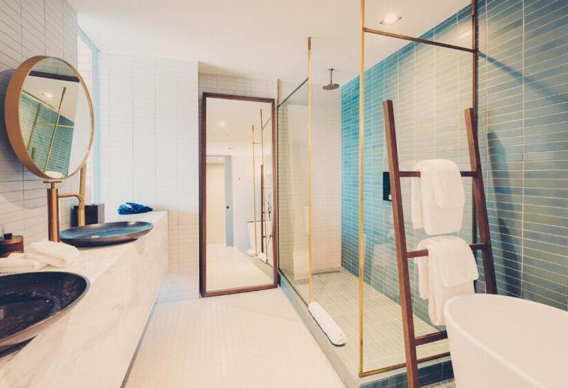 Lüks Süit, South Congress