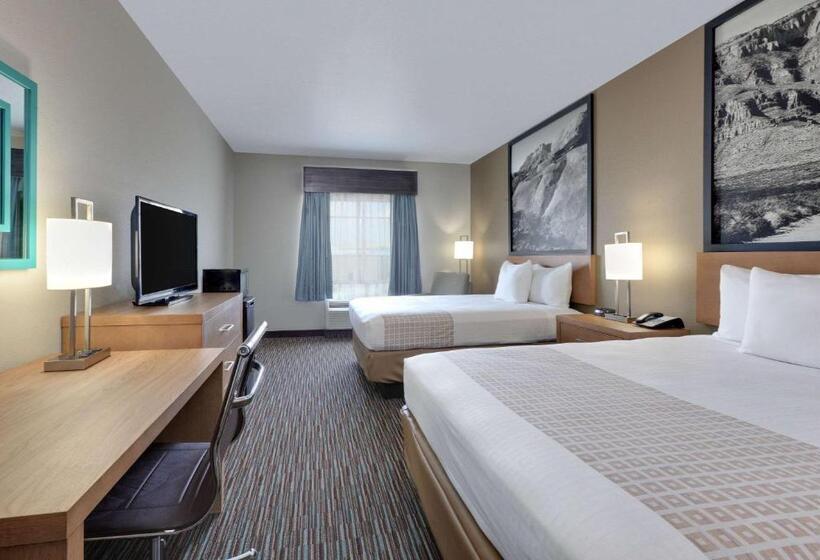 Номер Стандарт Адаптированный для Инвалидов, Spark By Hilton Midland South