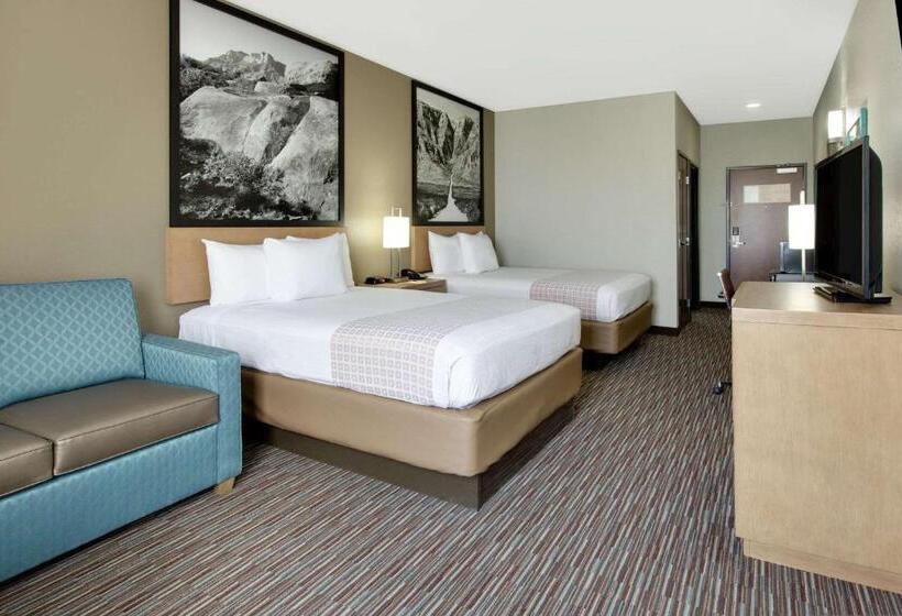 Люкс Адаптированный для Инвалидов, Spark By Hilton Midland South