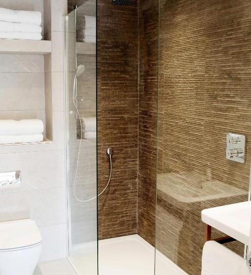 スタンダードルーム, Crown And Garter