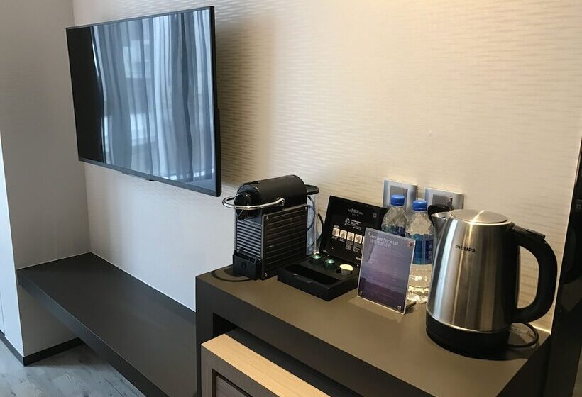 اتاق سوپریور, The Perkin