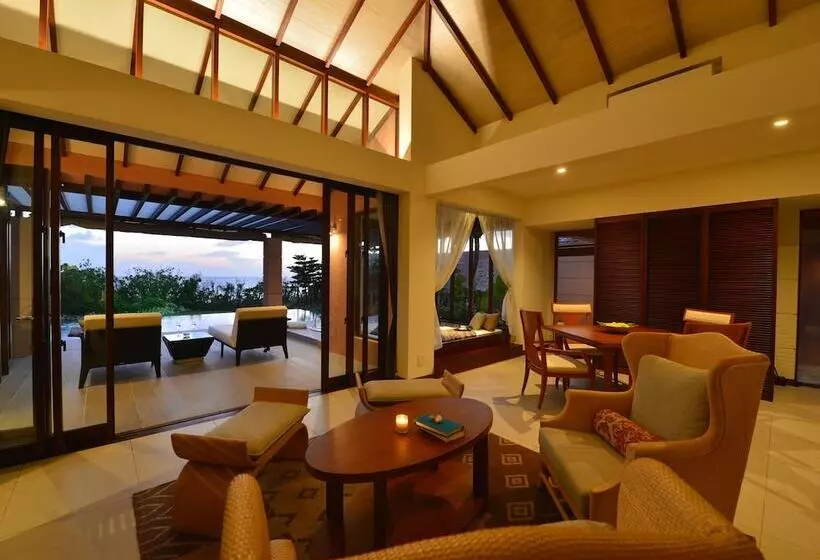 Suite with Pool, The Shigira