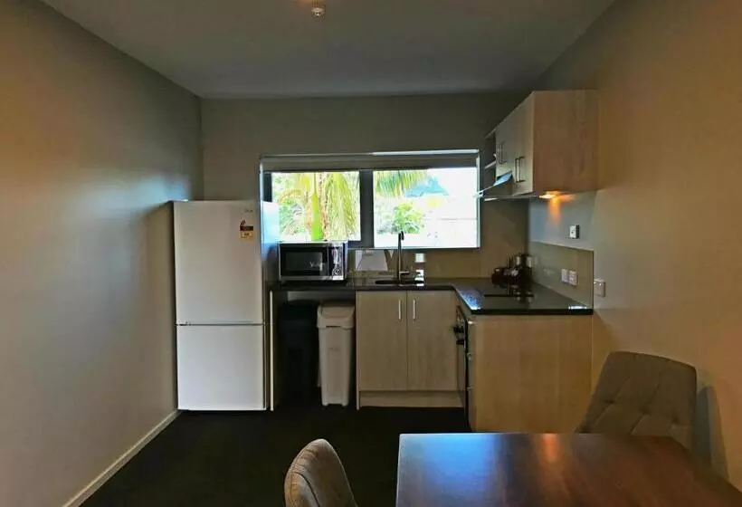 آپارتمان 2 خوابه, Ellerslie Palms Motel