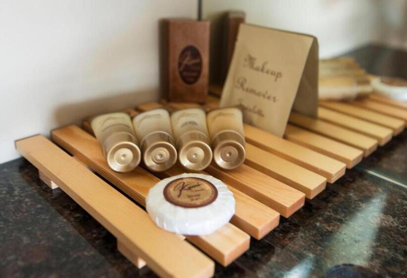 스탠다드 발코니 스튜디오, Ellerslie Palms Motel