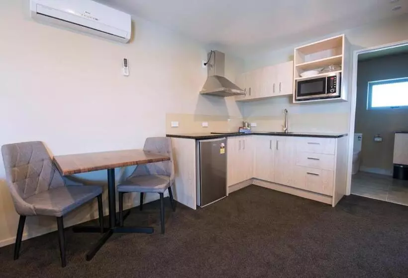 آپارتمان 1 خوابه, Ellerslie Palms Motel