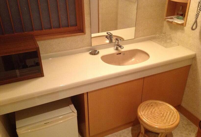 Номер Стандарт, Nakayasu Ryokan