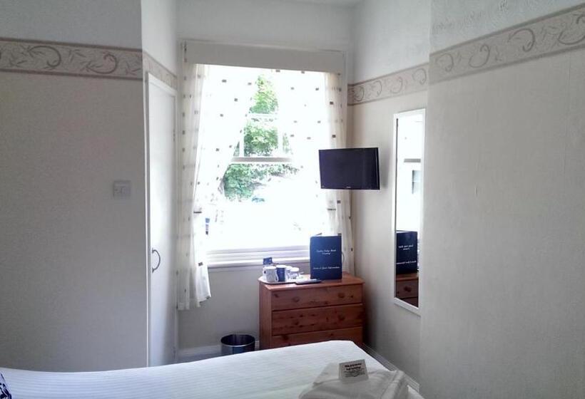 חדר אקונומי, Tusker Lodge