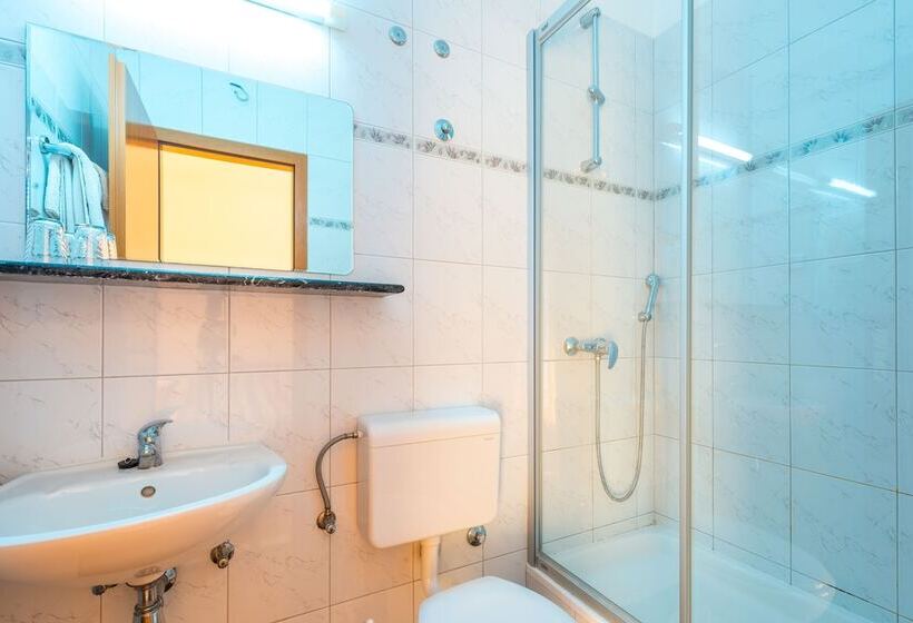 Номер Стандарт Вид на Море с Террасой, Villa Carmen Rooms & Apartments