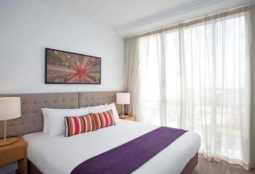 استودیوی استاندارد, Quest Mackay On Gordon