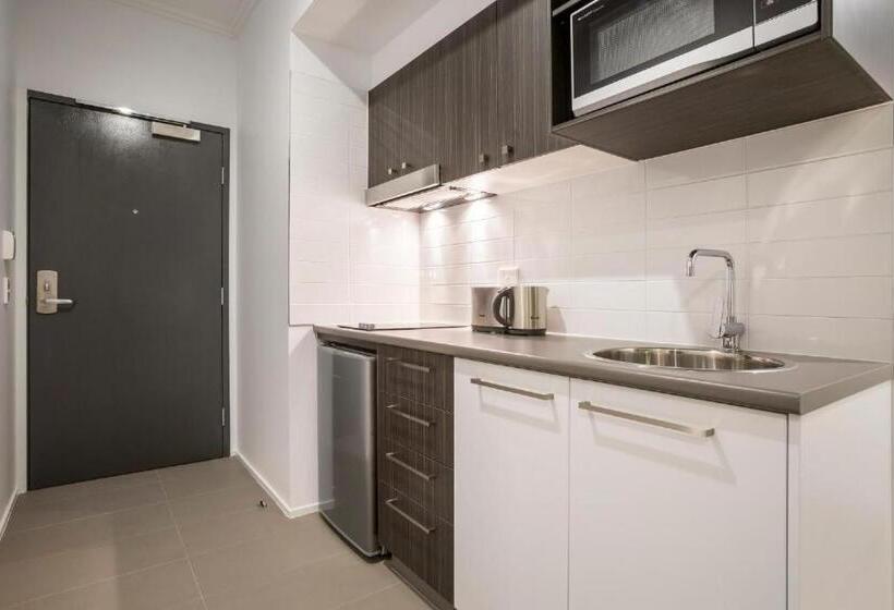 استودیوی استاندارد, Quest Mackay On Gordon