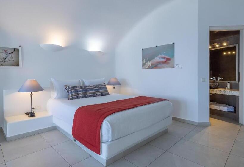 جناح مطلّ علي البحر مزود بجاكوزى, Amber Light Villas