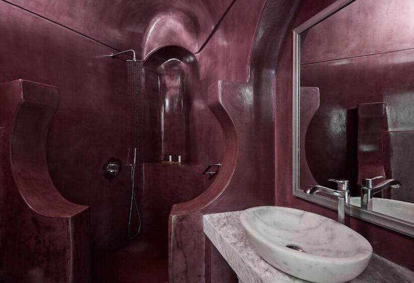 جناح مطلّ علي البحر مزود بجاكوزى, Amber Light Villas