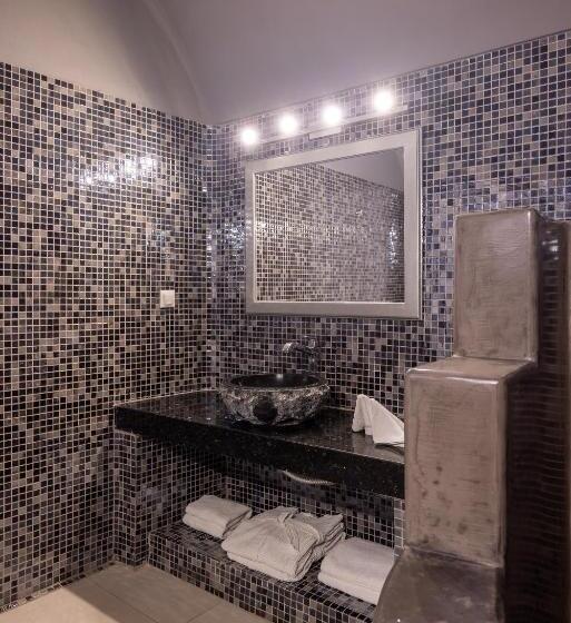 جناح سوبيريور مطل علي البحر, Amber Light Villas