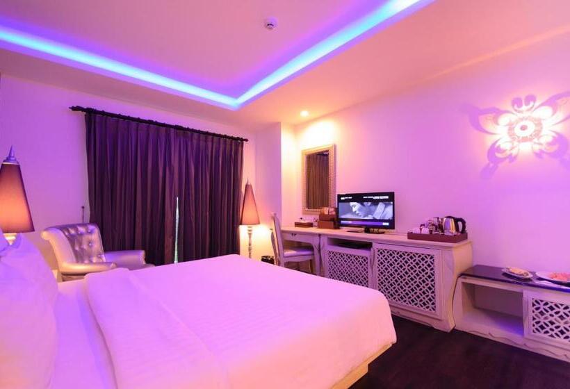 اتاق لوکس, Chillax Resort