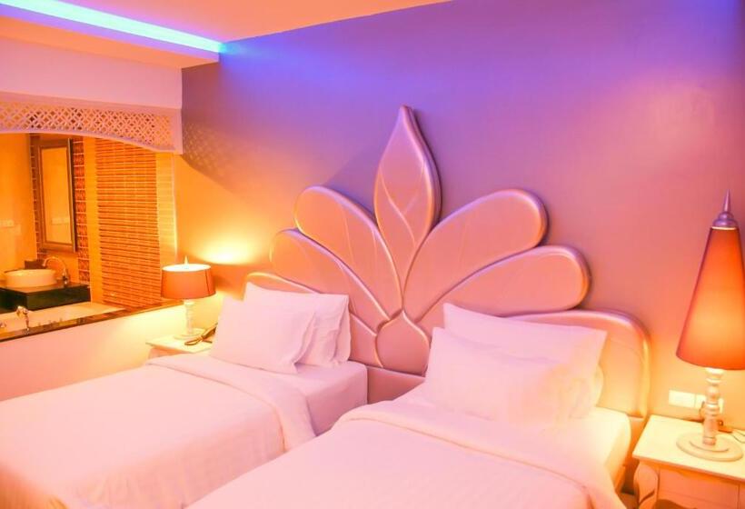 اتاق لوکس, Chillax Resort