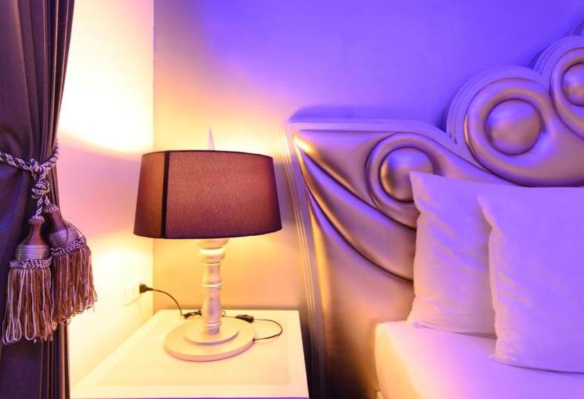 اتاق پرمیوم, Chillax Resort