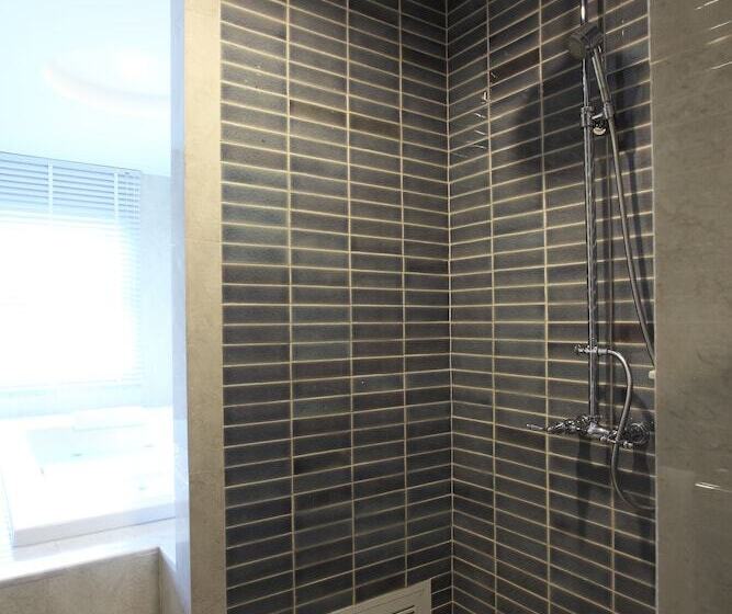 اتاق پرمیوم, Chillax Resort