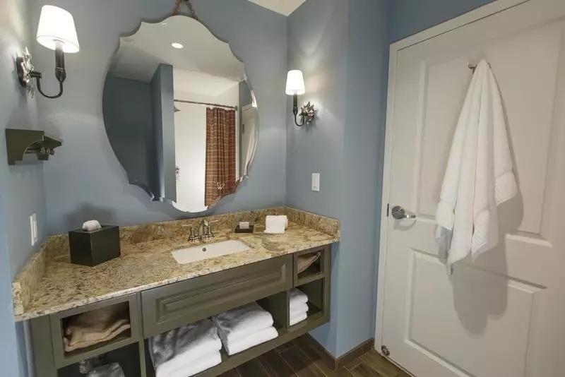 キングサイズベッドのスタンダードルーム, Dollywood's Dreammore Resort And Spa