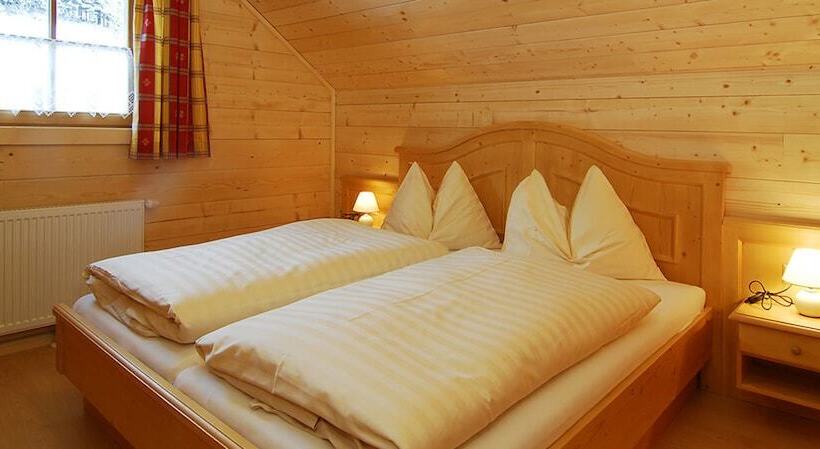 جناح مطلّ علي الجبل, Almdorf Reiteralm