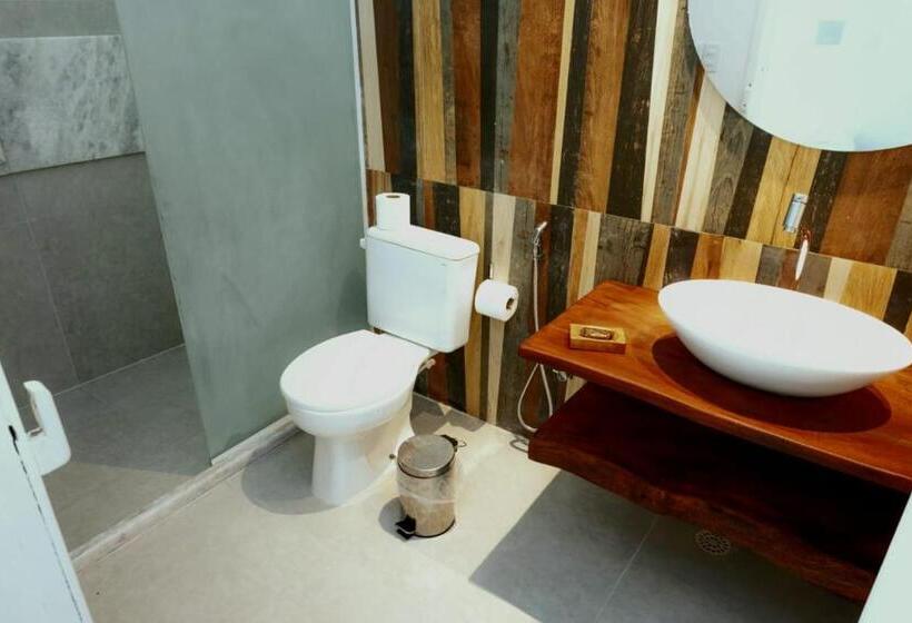 豪华三人间, Angá Beach