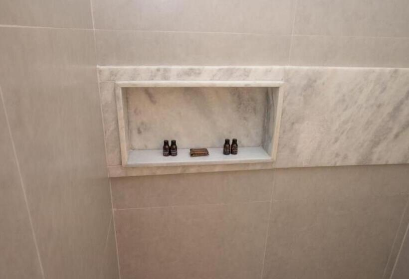 豪华三人间, Angá Beach