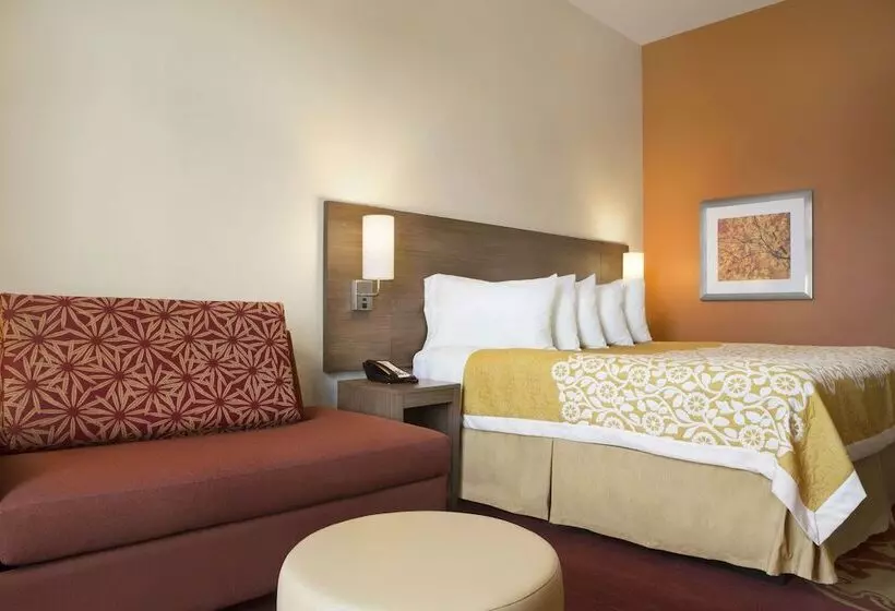 スイート, Days Inn & Suites By Wyndham Belmont