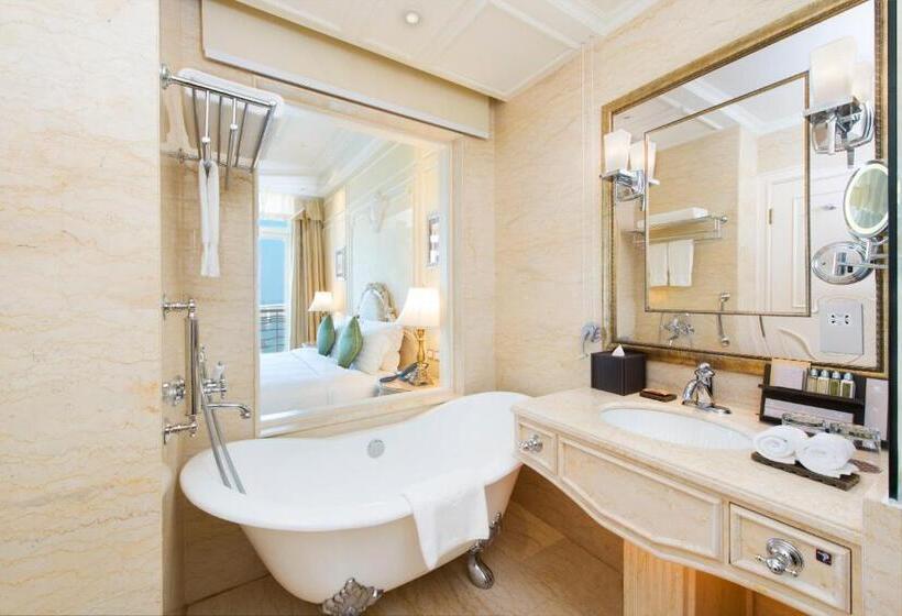اتاق سوپریور با چشم‌انداز دریا, Harbourview Hotel Macau