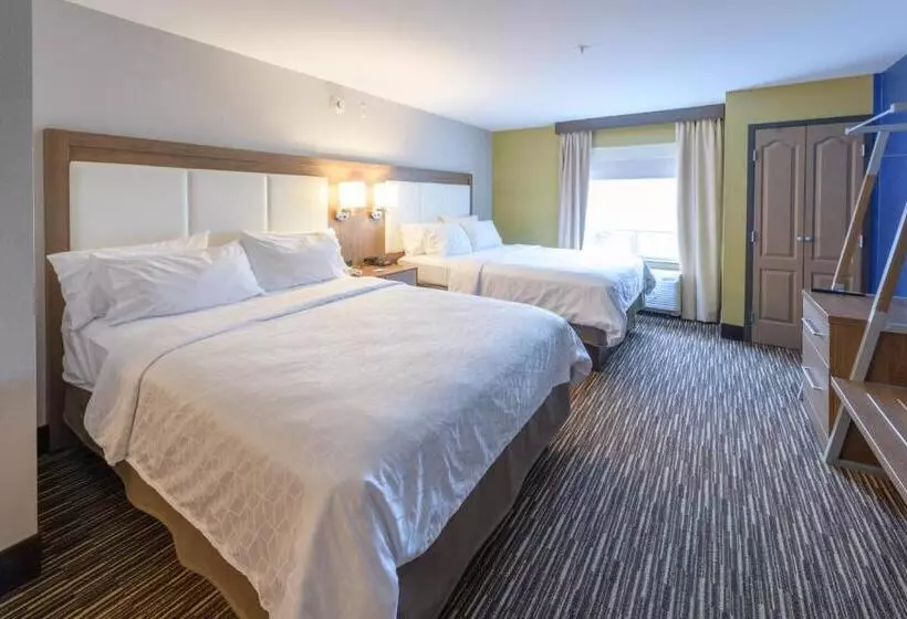 スイート, Holiday Inn Express & Suites Jamestown, An Ihg