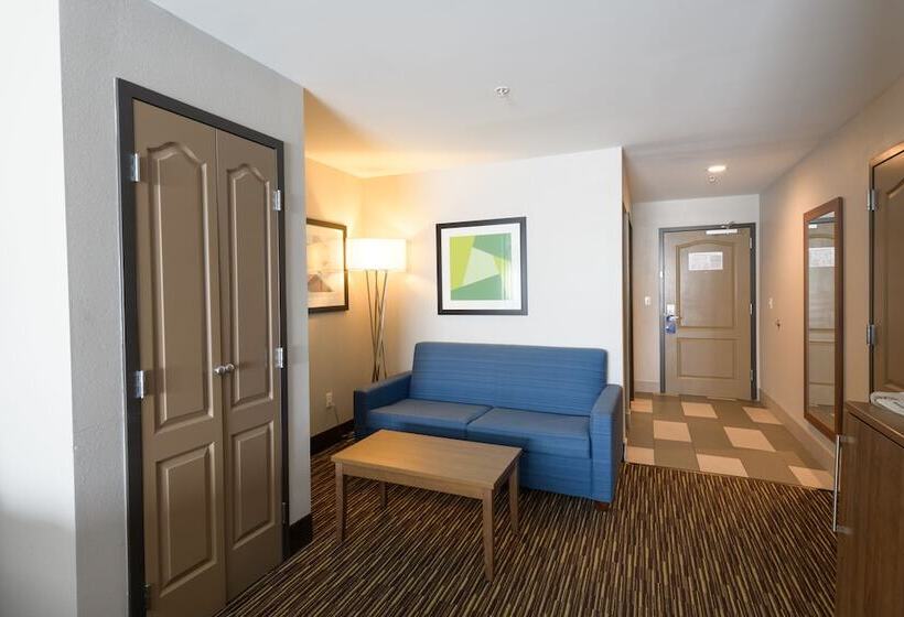 Люкс, Holiday Inn Express & Suites Jamestown, An Ihg