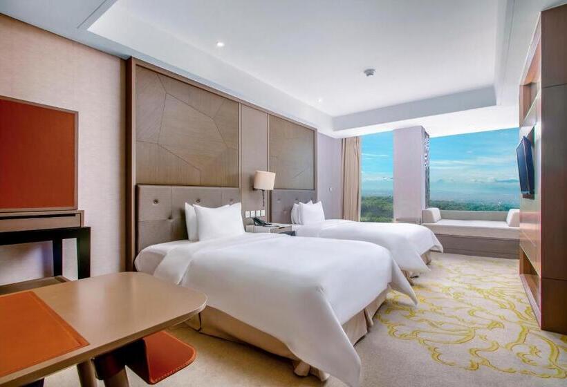 Номер Premium Вид на Гольф, Intercontinental Bandung Dago Pakar, An Ihg