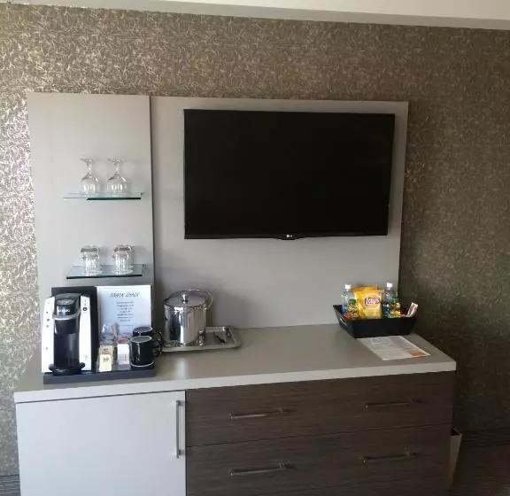 استودیوی استاندارد, Jag Boutique