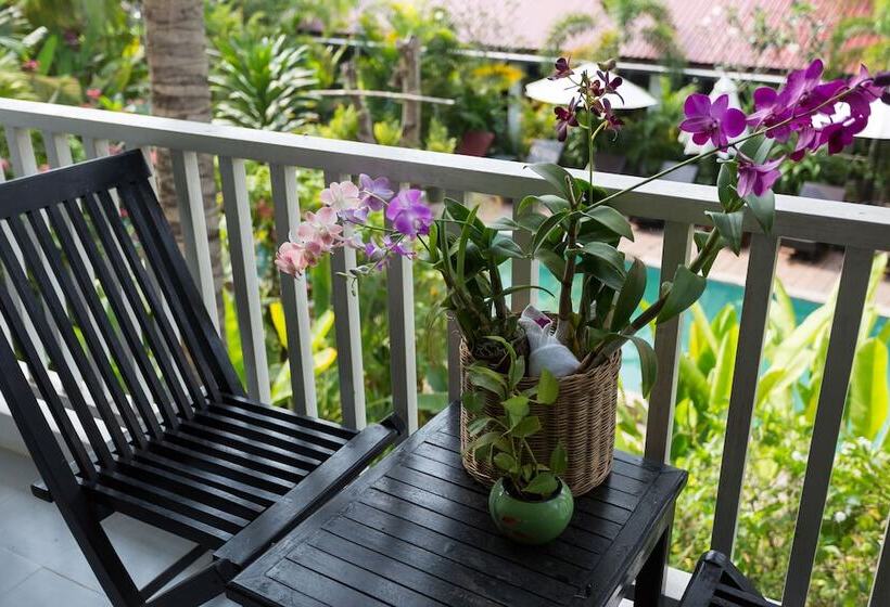 اتاق لوکس با چشم‌انداز استخر, Ladear Angkor Boutique