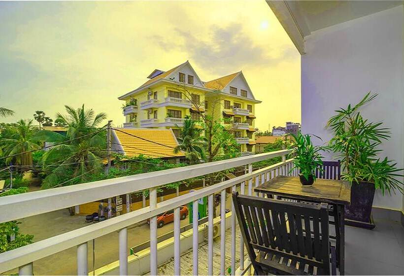 اتاق خانوادگی, Ladear Angkor Boutique