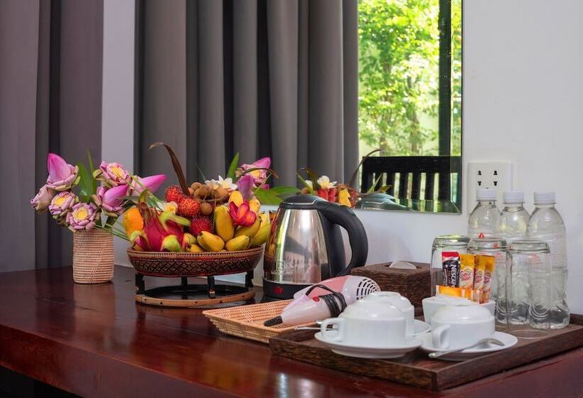 اتاق خانوادگی, Ladear Angkor Boutique